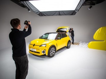 Renault 5 E-Tech w Warszawie